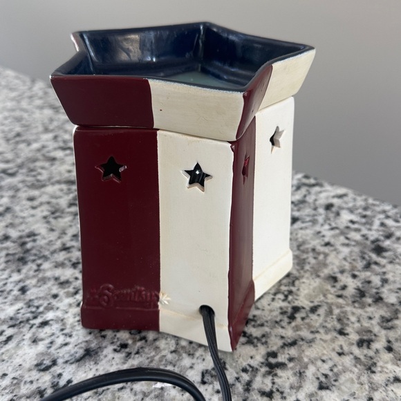 Scentsy Star Spangled Warmer - Navy, White, and Burgundy - Picture 3 of 3